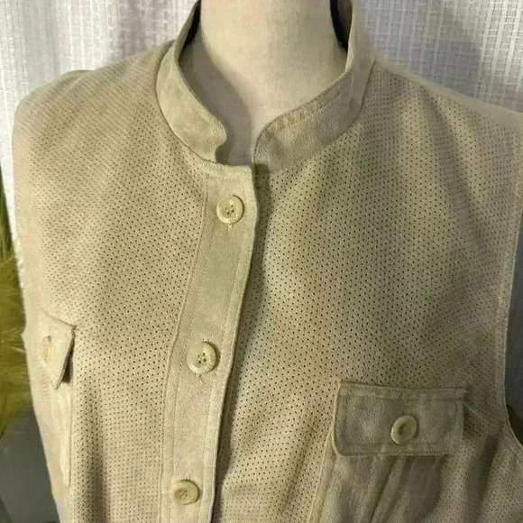 Chicos Women’s 3 US XL Beige Utility Vest Multiple Pockets Sleeveless Button Top - Picture 2 of 11